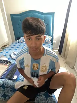 Leonarrrd 01 online show from March 7, 4:55 pm