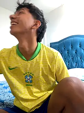 Leonarrrd 01 online show from October 12, 7:35 pm