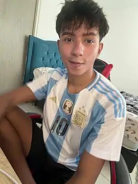 Leonarrrd 01 online show from March 31, 10:21 pm