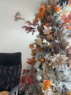 ValerieHilton online show from December 14, 8:29 pm