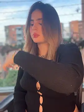 ValerieHilton online show from January 13, 10:45 pm