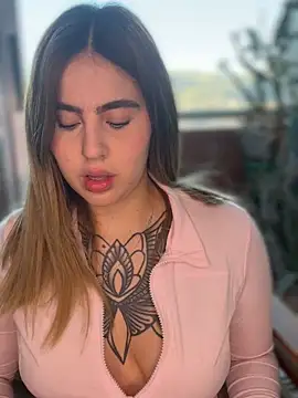 ValerieHilton online show from January 22, 10:15 pm