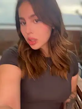 ValerieHilton online show from February 7, 9:58 pm