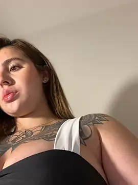 ValerieHilton online show from March 21, 12:51 am