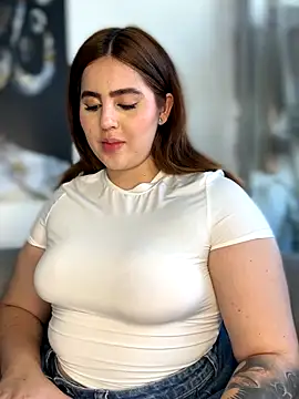 ValerieHilton online show from October 6, 9:45 pm