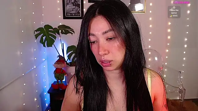 Snapshot of lilyy_evanss chatting on December 12, 11:03 pm lilyy evanss online show from December 12, 11:03 pm