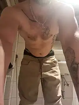 Snapshot of magicSeX4You chatting on February 23, 10:42 pm magicSeX4You online show from February 23, 10:42 pm