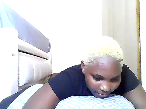 Snapshot of SexyKimberly23 chatting on June 11, 7:01 pm SexyKimberly23 online show from June 11, 7:01 pm