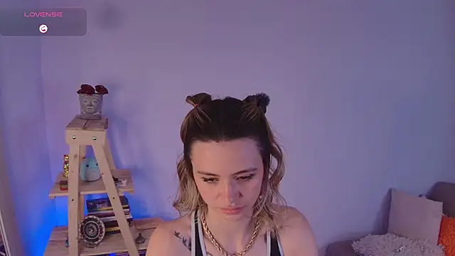 Snapshot of Lucy_Princes chatting on February 13, 1:08 am Lucy Princes online show from February 13, 1:08 am