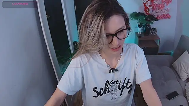 Snapshot of Lucy_Princes chatting on September 30, 6:29 am Lucy Princes online show from September 30, 6:29 am