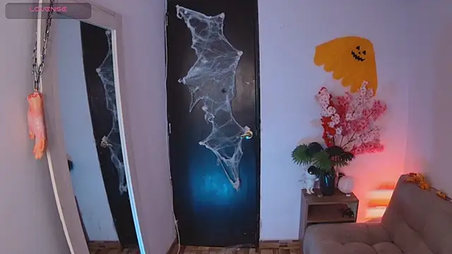 Snapshot of Lucy_Princes chatting on October 28, 7:12 am Lucy Princes online show from October 28, 7:12 am