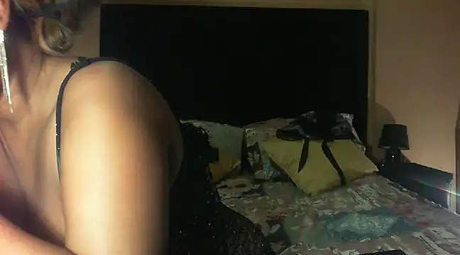 bustyfancybb online show from December 14, 2:01 am