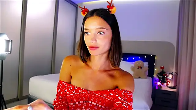 Snapshot of wow_Mia chatting on December 26, 4:53 am wow Mia online show from December 26, 4:53 am