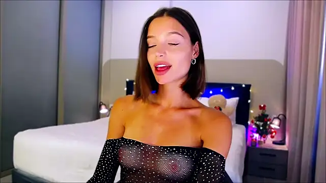 Snapshot of wow_Mia chatting on December 30, 1:26 am wow Mia online show from December 30, 1:26 am