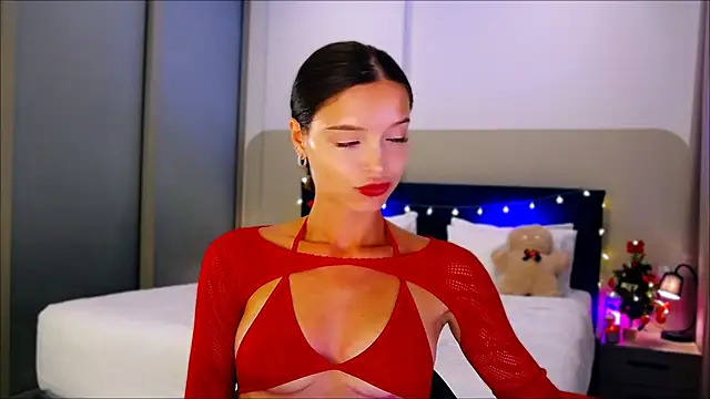 Snapshot of wow_Mia chatting on December 30, 11:15 am wow Mia online show from December 30, 11:15 am