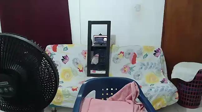 Snapshot of luz_stella chatting on December 14, 9:02 pm luz stella online show from December 14, 9:02 pm