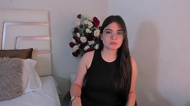 Snapshot of CamilaSofiia chatting on February 5, 7:42 pm CamilaSofiia online show from February 5, 7:42 pm