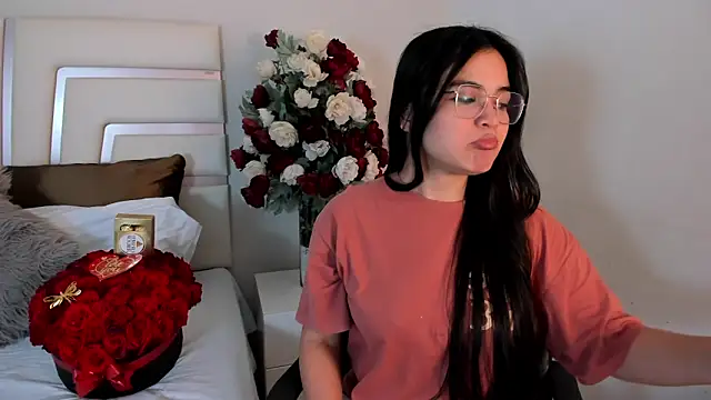 Snapshot of CamilaSofiia chatting on February 18, 7:41 pm CamilaSofiia online show from February 18, 7:41 pm
