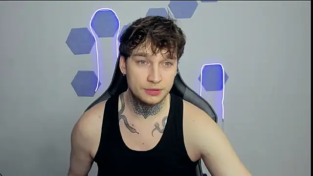 Chris Tyson online show from December 18, 12:43 am