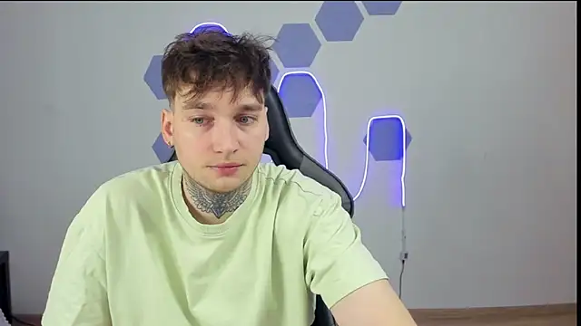 Chris Tyson online show from December 21, 8:10 pm