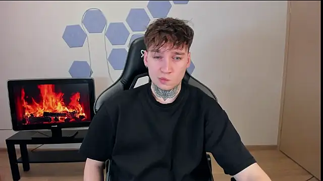 Chris Tyson online show from January 5, 4:14 am