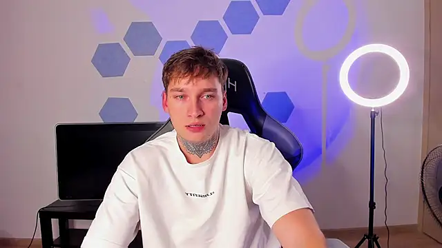 Chris Tyson online show from September 11, 12:00 am