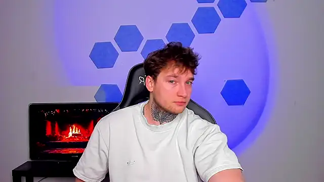 Chris Tyson online show from April 2, 8:56 am