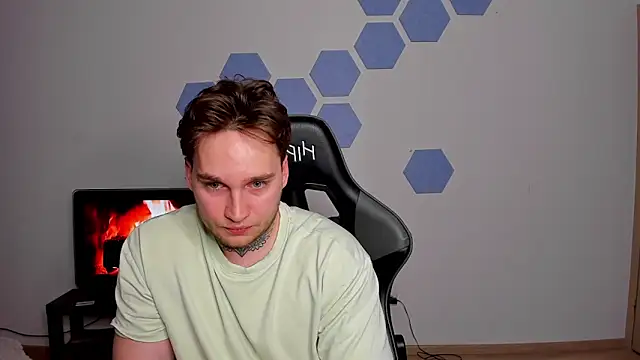 Chris Tyson online show from April 25, 10:40 pm