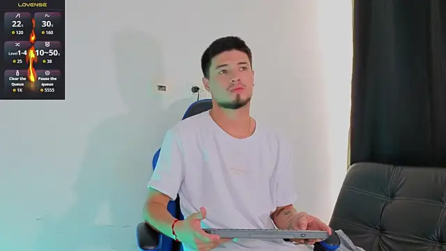 EdwardRoss  online show from January 7, 7:38 pm