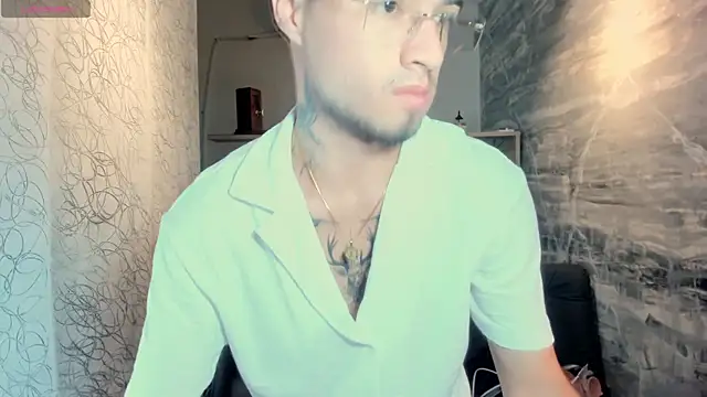 EdwardRoss  online show from July 24, 9:02 pm