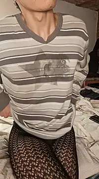 Snapshot of LYZBORNHD chatting on December 29, 12:12 pm LYZBORNHD online show from December 29, 12:12 pm