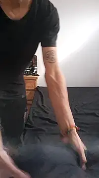 Snapshot of LYZBORNHD chatting on March 12, 9:13 pm LYZBORNHD online show from March 12, 9:13 pm