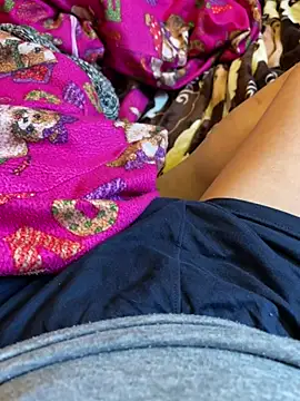 Snapshot of A6229 chatting on February 3, 5:40 am A6229 online show from February 3, 5:40 am