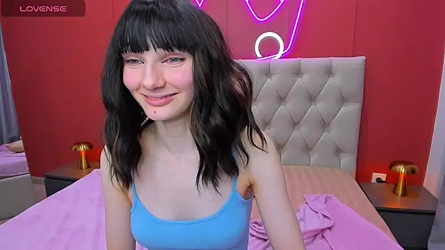 Lili flowerr online show from January 17, 4:15 pm