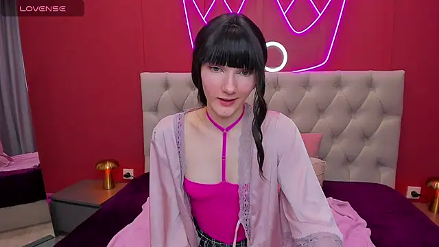 Lili flowerr online show from March 7, 10:13 am