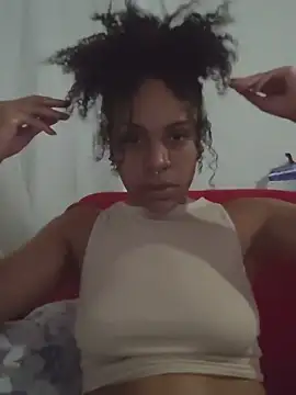 Julia Pretinha online show from October 27, 1:04 pm