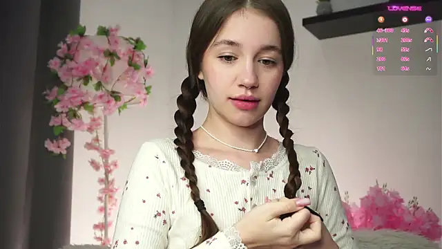 Snapshot of AmiLewis chatting on November 29, 1:08 am AmiLewis online show from November 29, 1:08 am