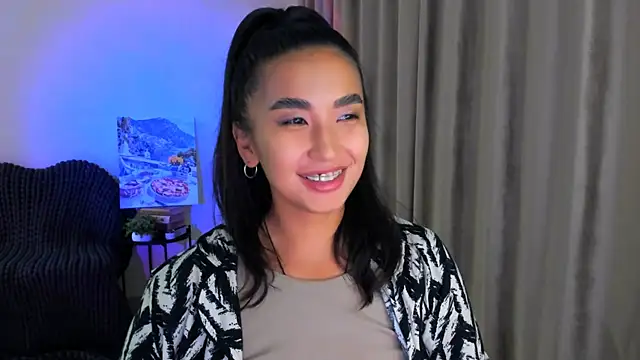 worldofkim online show from February 5, 12:31 am