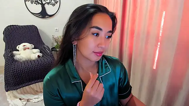 worldofkim online show from September 9, 4:01 am