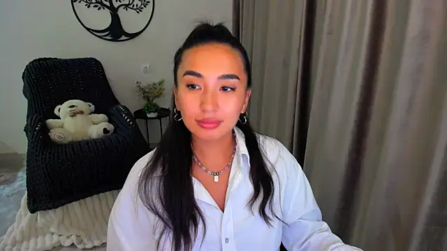 worldofkim online show from September 10, 9:26 pm