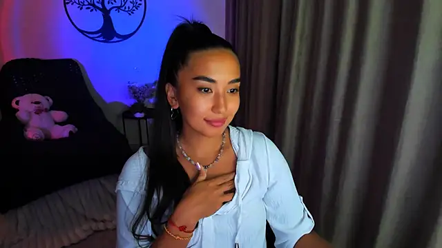 worldofkim online show from September 11, 5:24 pm