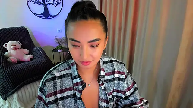 worldofkim online show from September 25, 1:15 pm