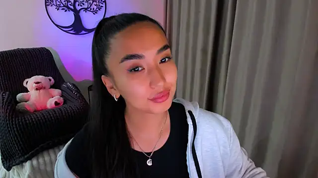 worldofkim online show from October 15, 7:36 pm