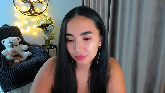 worldofkim online show from February 21, 9:16 pm