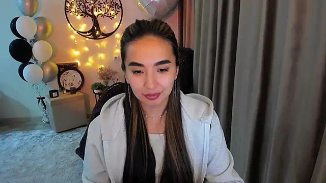 worldofkim online show from March 26, 5:40 pm