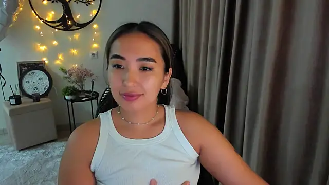 worldofkim online show from June 2, 3:41 am