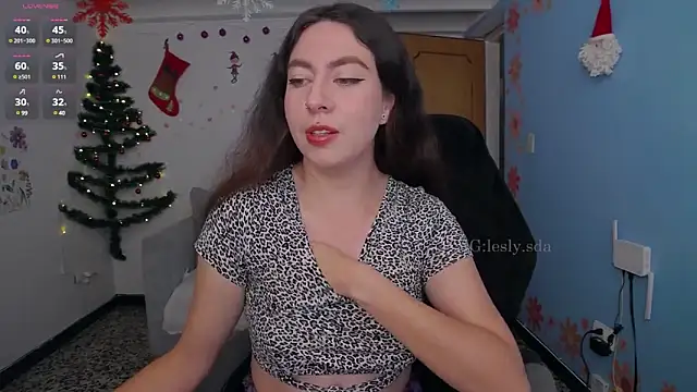 Snapshot of leslyyu chatting on December 29, 3:13 pm leslyyu online show from December 29, 3:13 pm