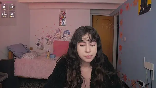 Snapshot of leslyyu chatting on October 18, 4:08 pm leslyyu online show from October 18, 4:08 pm