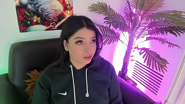 Miia Thompsonn online show from December 3, 3:09 am