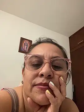 Snapshot of brendasexywet chatting on October 21, 5:35 pm brendasexywet online show from October 21, 5:35 pm
